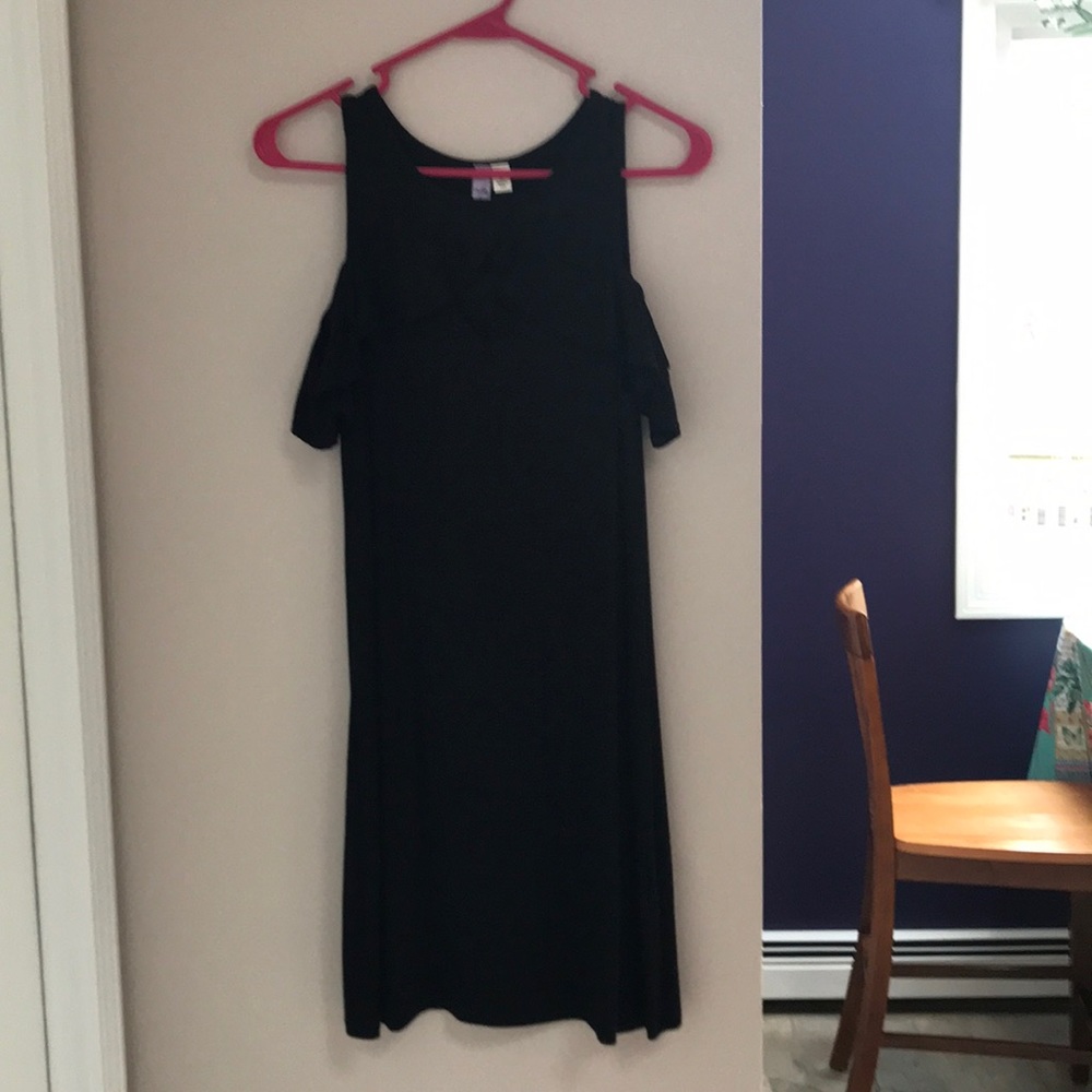 Casual cute off-shoulder dress!